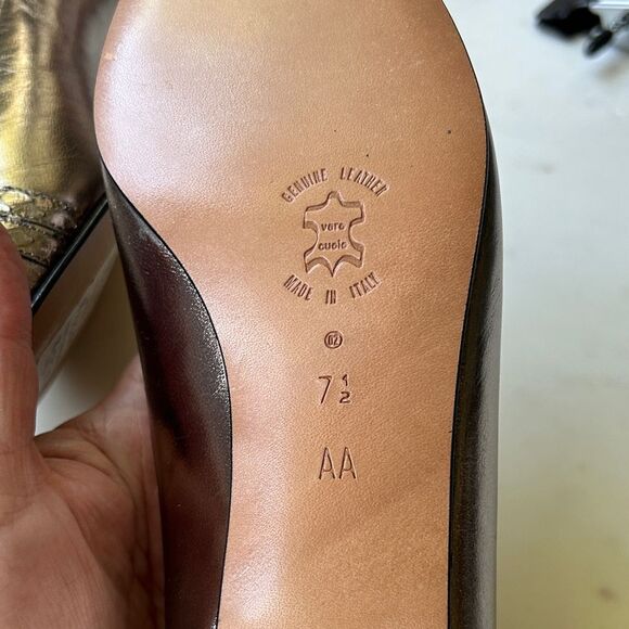 New Amalfi Dine Women's Metallic Leather gold Bronze Flats 7.5 AA narrow - Picture 5 of 8